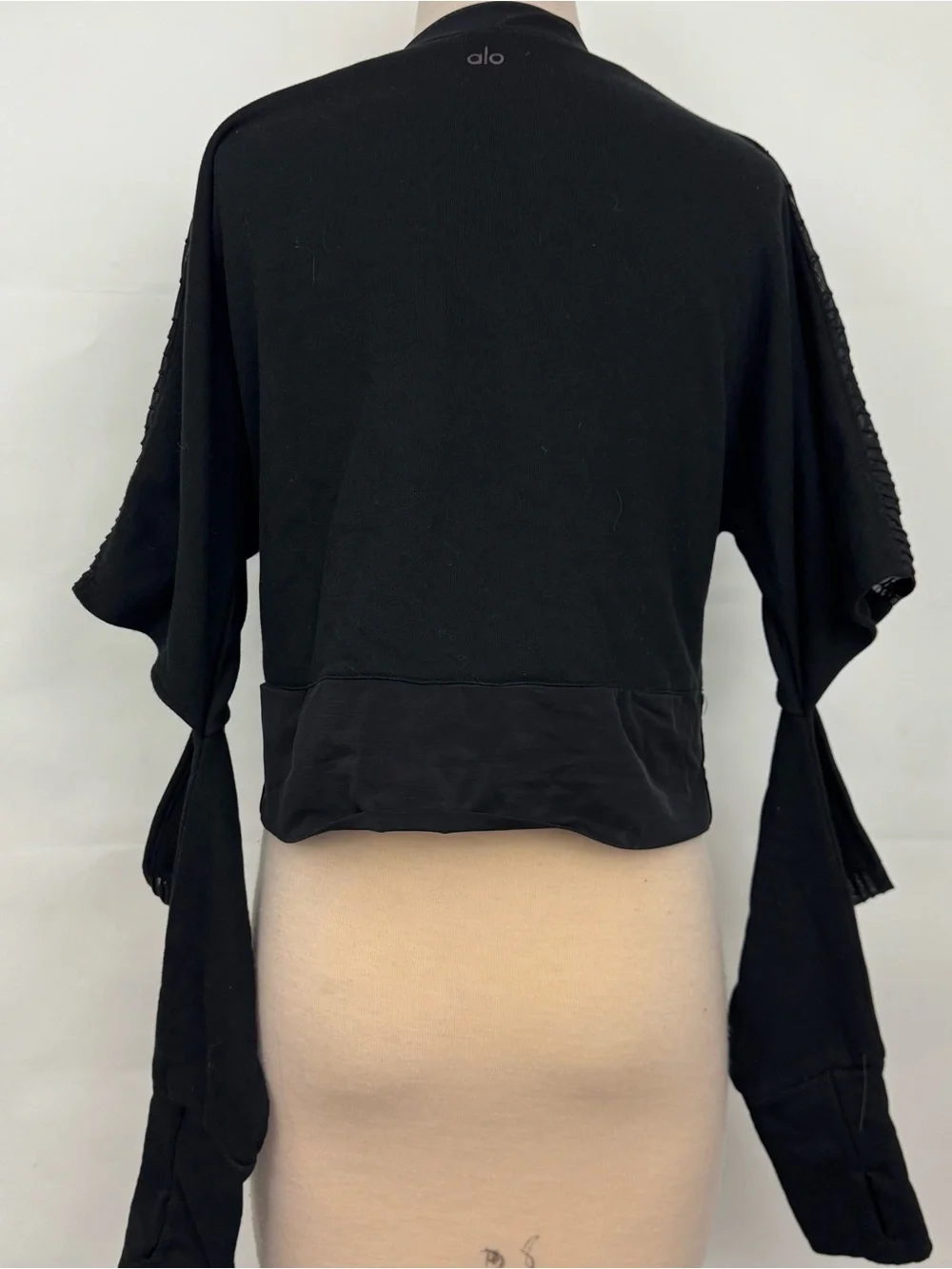 Alo Yoga Womens Trend Long Split Sleeve Top mesh Cropped Large